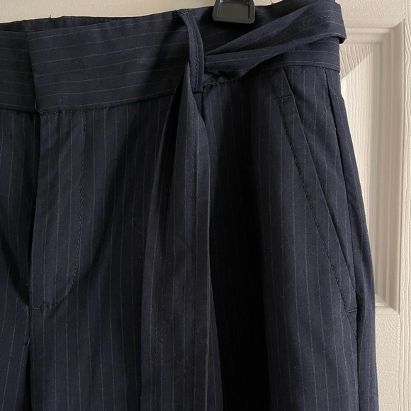 Banana Republic Navy Blue Avery Tie Stripe Pant Trousers (size 8) - Picture 6 of 16